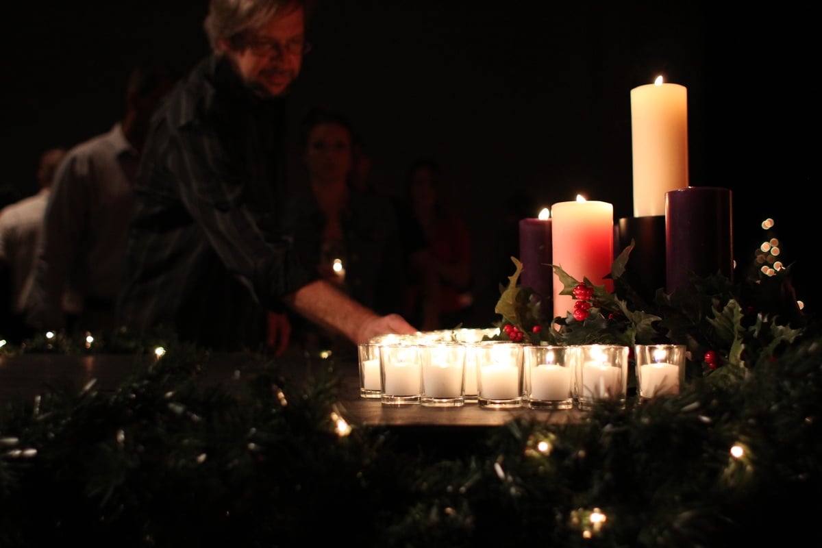 3 Ways to Encourage Your Staff During Advent