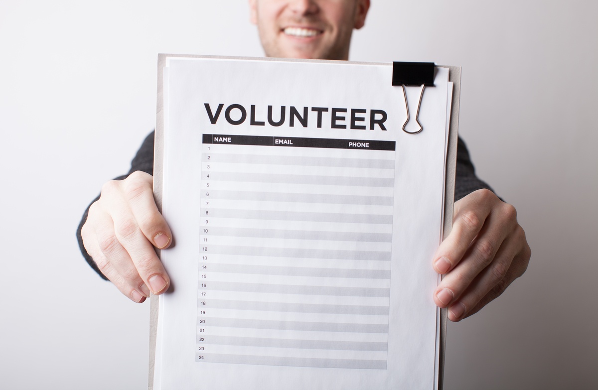 How To Manage Volunteers For Your (& Their) Sanity